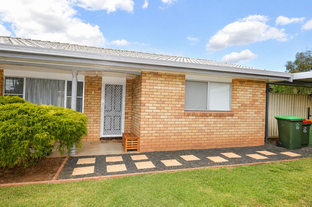2/4 Newell Ave, Gunnedah, NSW 2380