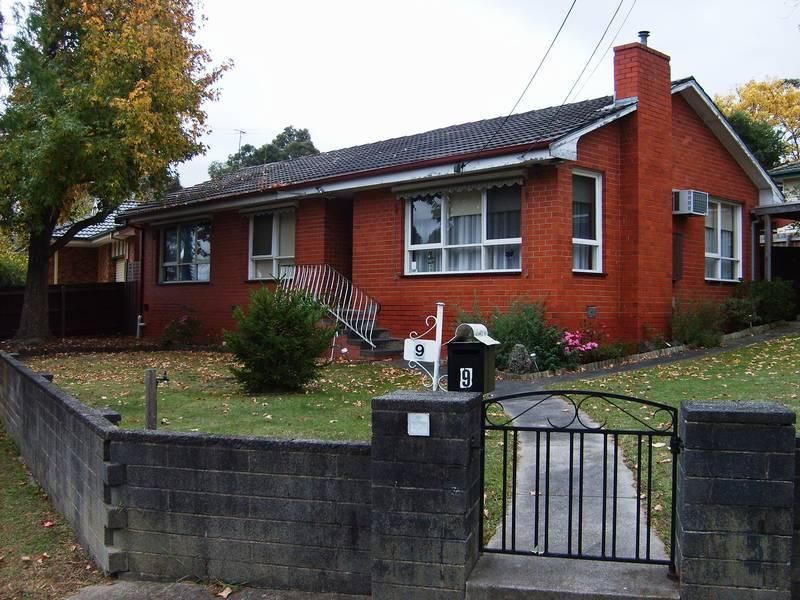 9 Robertson Cres, Boronia, VIC 3155
