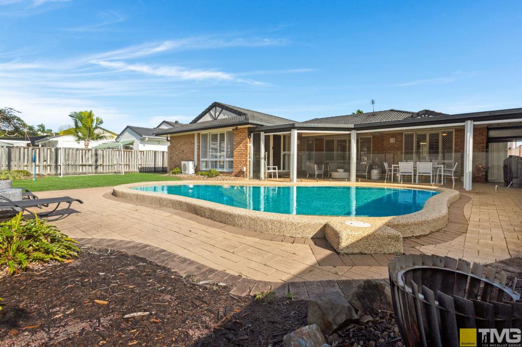 37 Port Jackson Bvd, Clear Island Waters, QLD 4226