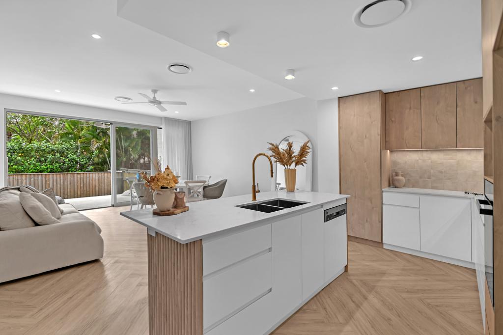 2/51 BROADWATER ST, RUNAWAY BAY, QLD 4216