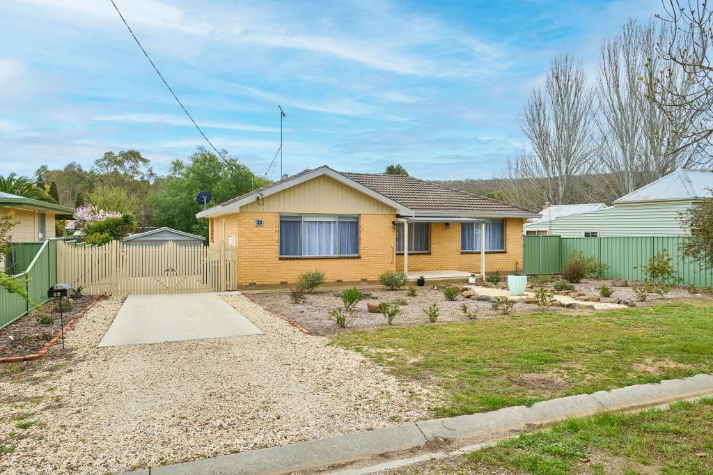 52 Wright St, Heathcote, VIC 3523
