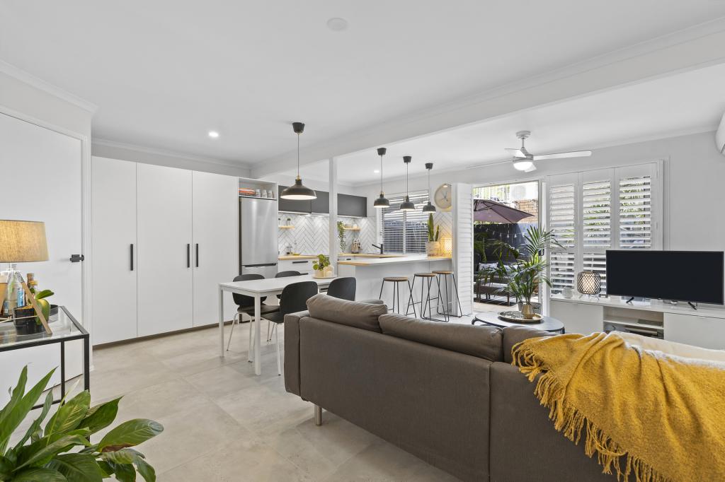 4/34 Jarnahill Dr, Mount Coolum, QLD 4573