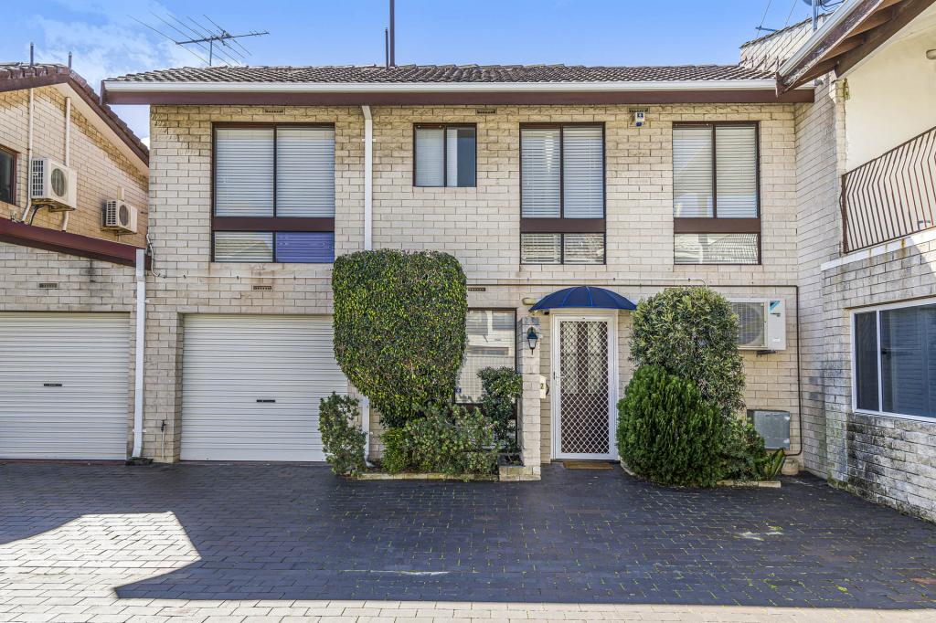 2/13 LOCKHART ST, COMO, WA 6152