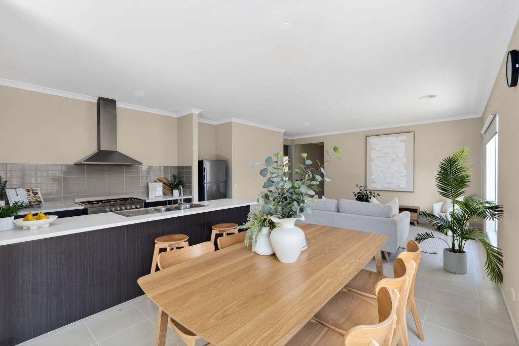 11 Whitfords Dr, Armstrong Creek, VIC 3217