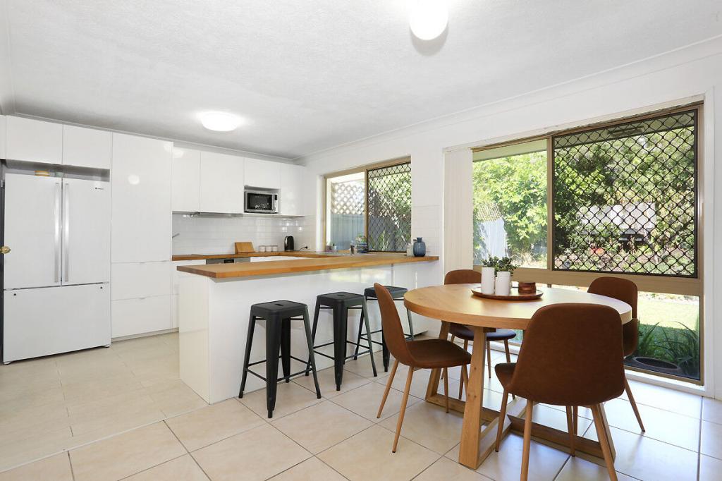 2/469 Pine Ridge Rd, Runaway Bay, QLD 4216