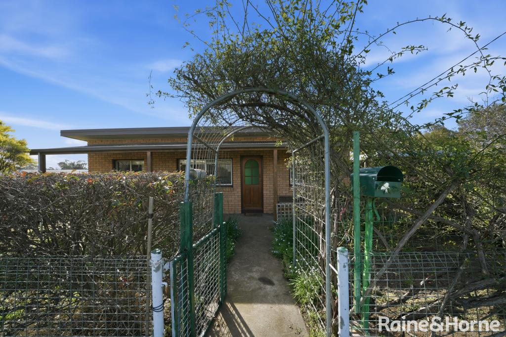 4 LUKEEKAH ST, DODGES FERRY, TAS 7173
