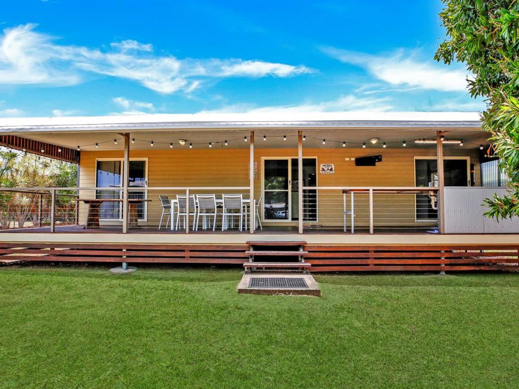 14 Taylor St, Kurrimine Beach, QLD 4871