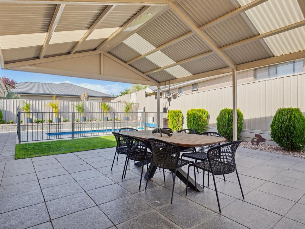 5 Queenscliff Dr, Seaford Rise, SA 5169