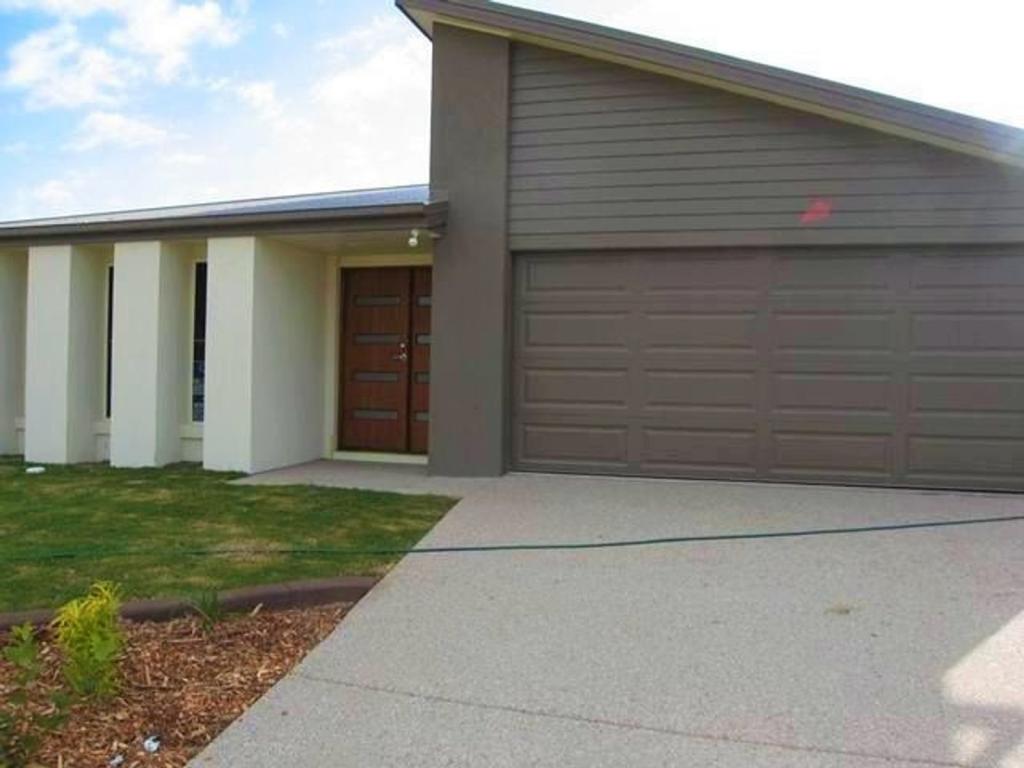 110 Whitehaven Dr, Blacks Beach, QLD 4740