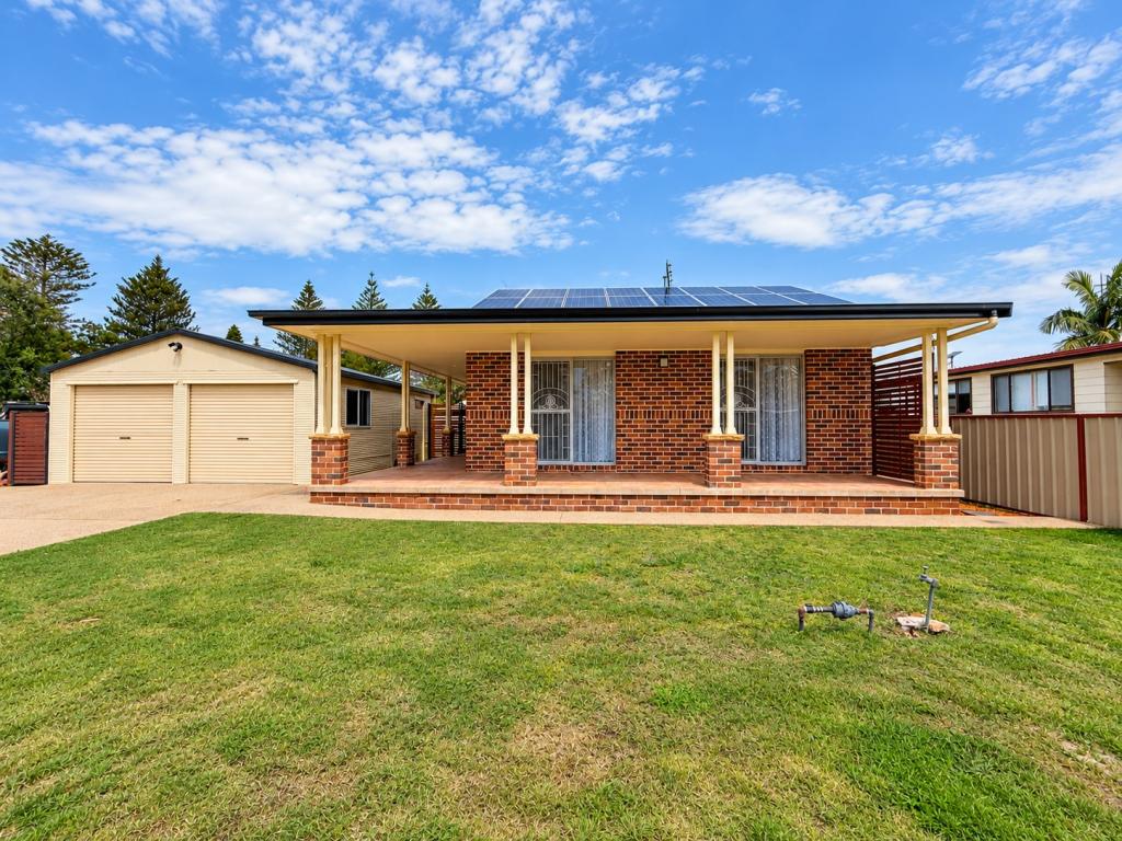 92 Clemenceau Cres, Tanilba Bay, NSW 2319
