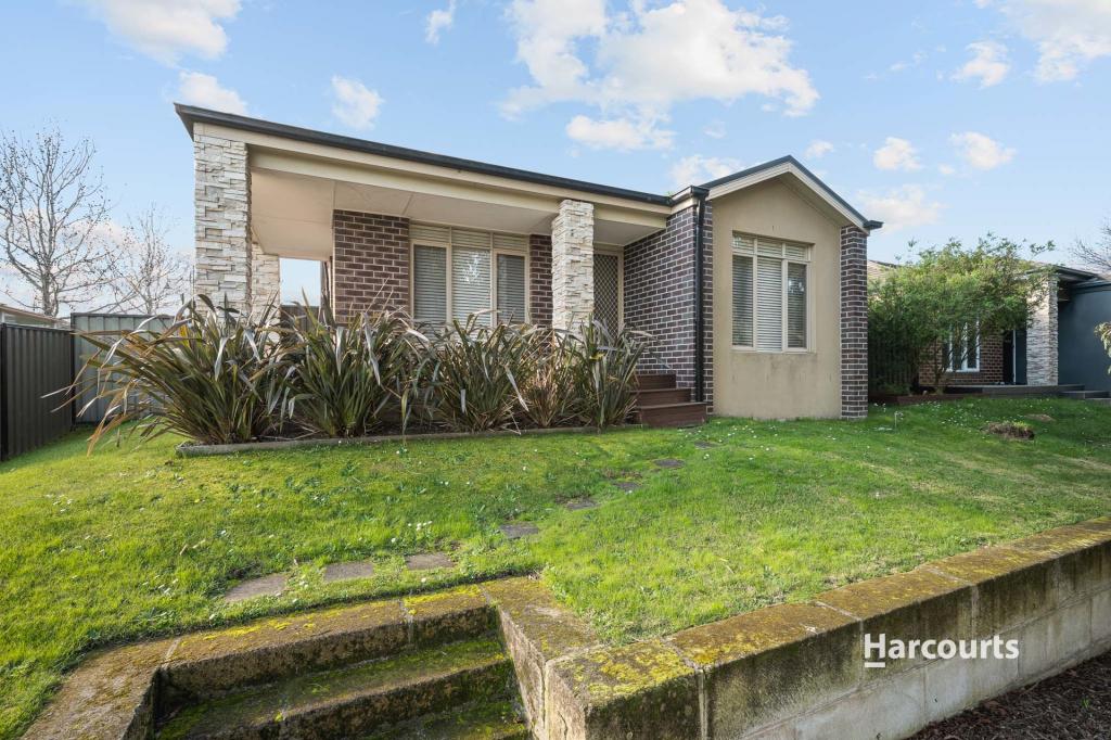 2 VOLTA LANE, PAKENHAM, VIC 3810