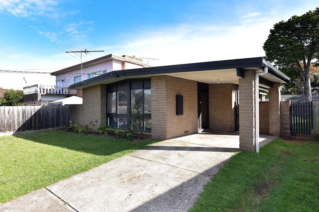 18 Tarwarri Ave, Capel Sound, VIC 3940