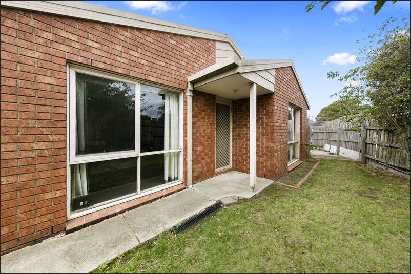 2/12 Leanna Ct, Cranbourne West, VIC 3977