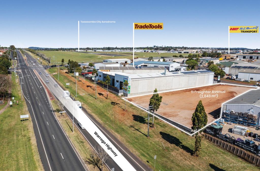 11 Freighter Ave, Wilsonton, QLD 4350