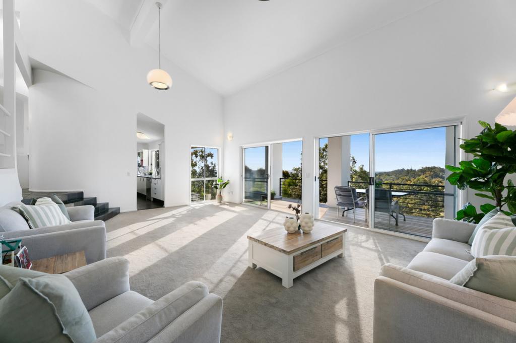 15-17 Buckingham Way, Elanora, QLD 4221