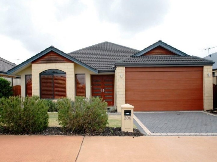 300 Lyon Rd, Aubin Grove, WA 6164