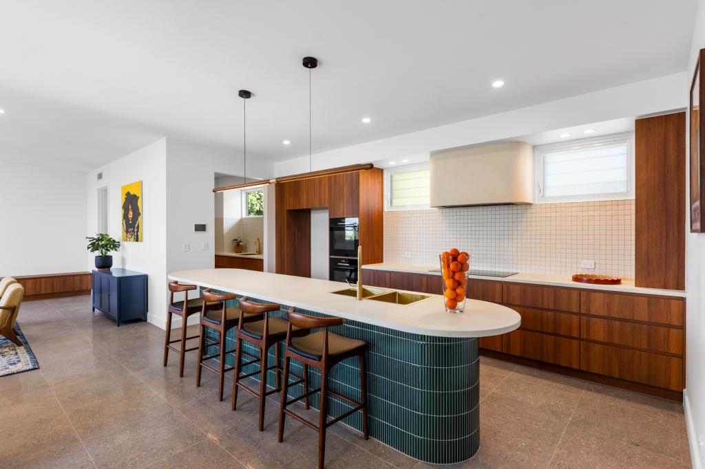 42 SKYLINE TCE, BURLEIGH HEADS, QLD 4220