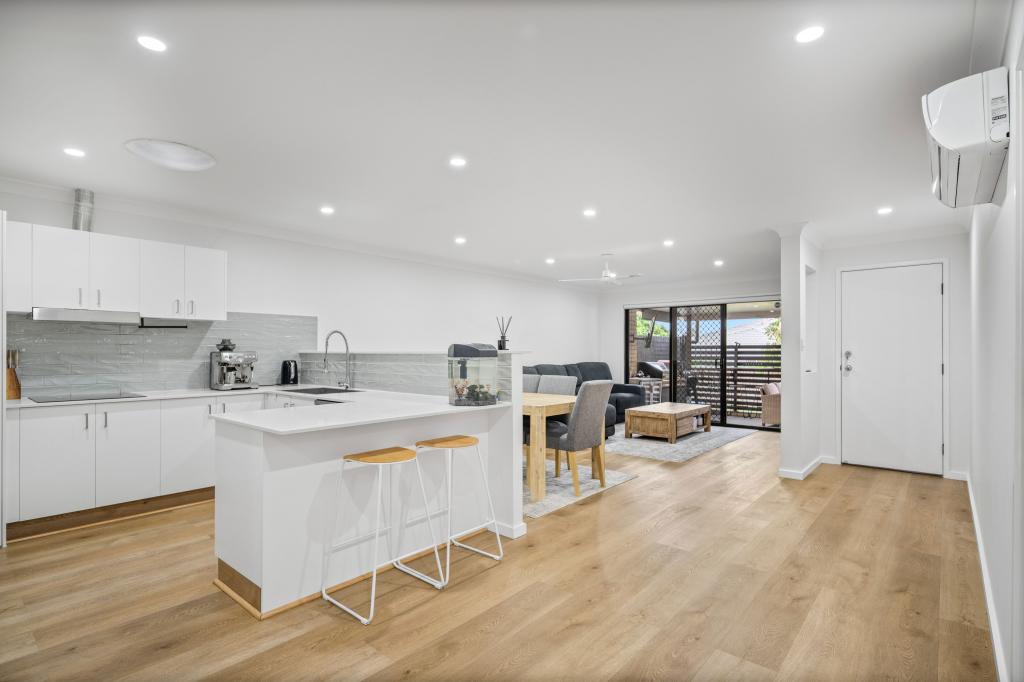 1/16 Redstart St, Upper Coomera, QLD 4209