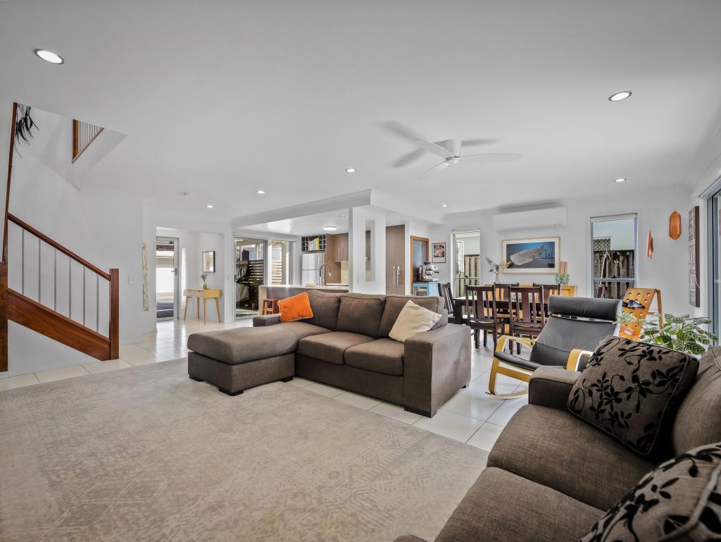 32 Valencia Bvd, Burleigh Waters, QLD 4220