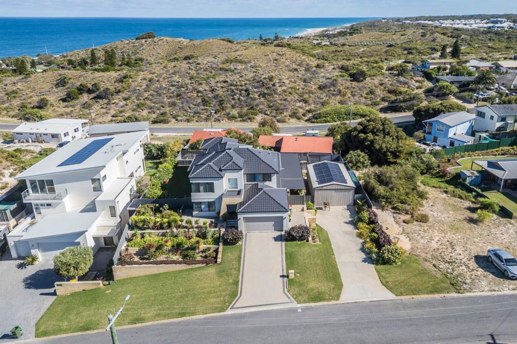 16 Hackney Way, Yanchep, WA 6035