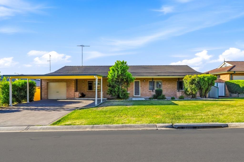 4 Yellow Gum Cl, Glenmore Park, NSW 2745