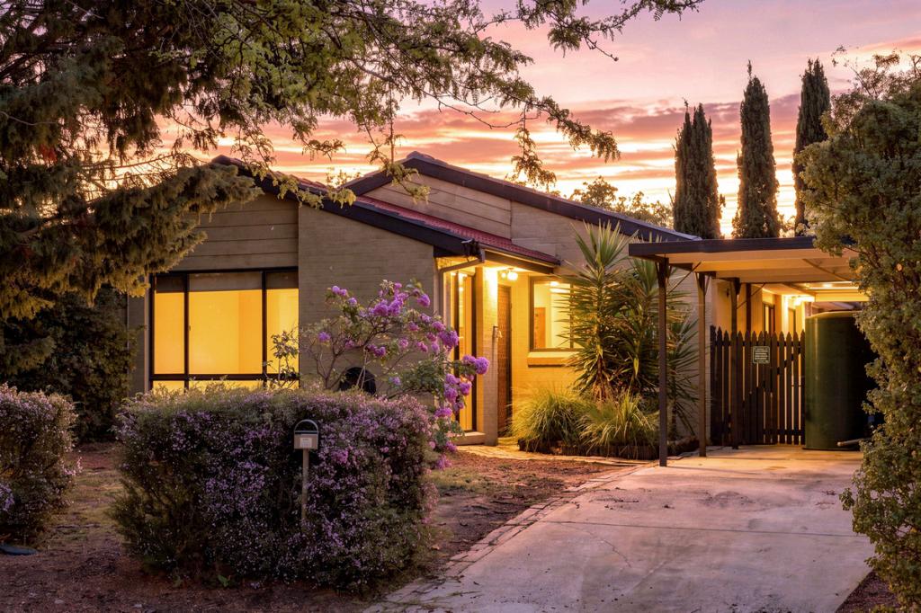 23 ERN FLORENCE CRES, THEODORE, ACT 2905