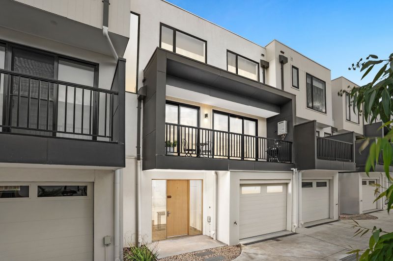 7 Parkhill Cl, Mooroolbark, VIC 3138