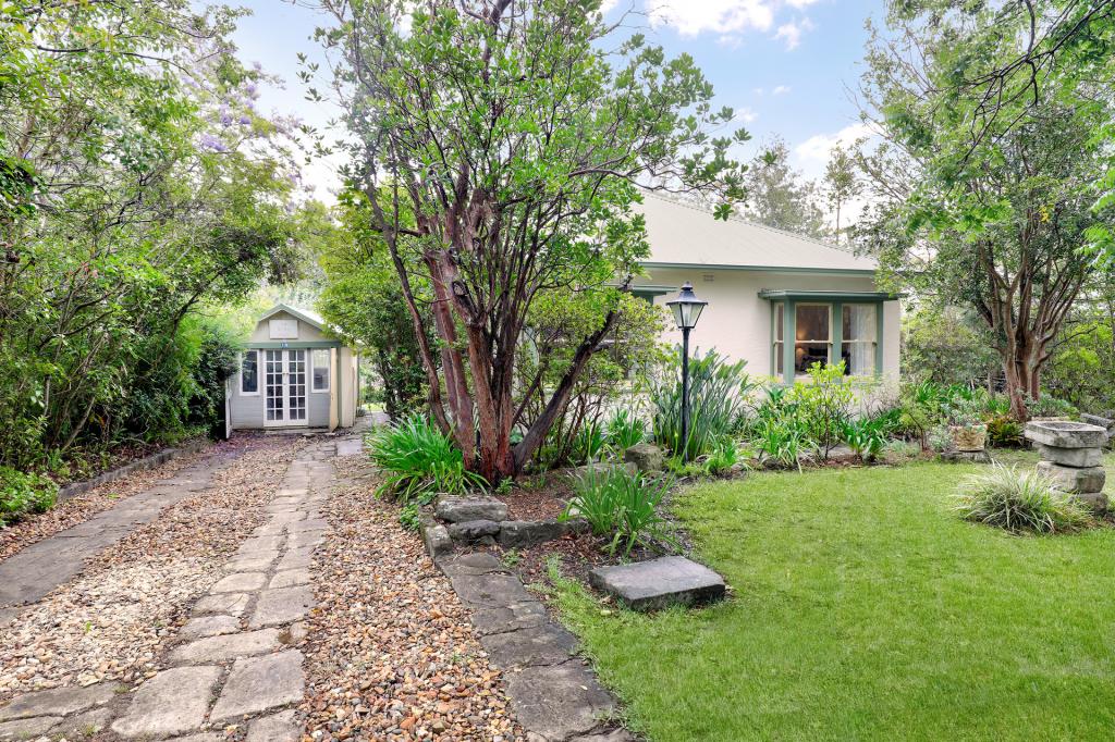 20 Russell Ave, Faulconbridge, NSW 2776