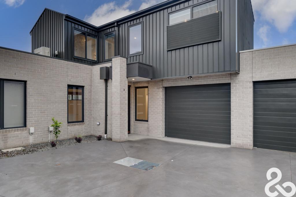 3/22-24 DAREBIN BVD, RESERVOIR, VIC 3073