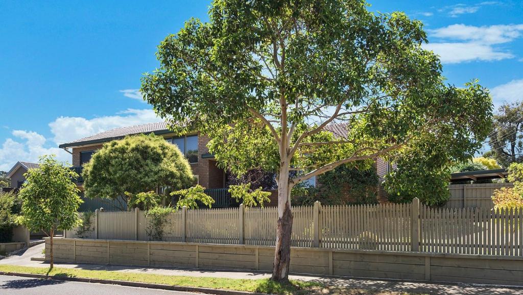 31 Winston Rd, Viewbank, VIC 3084