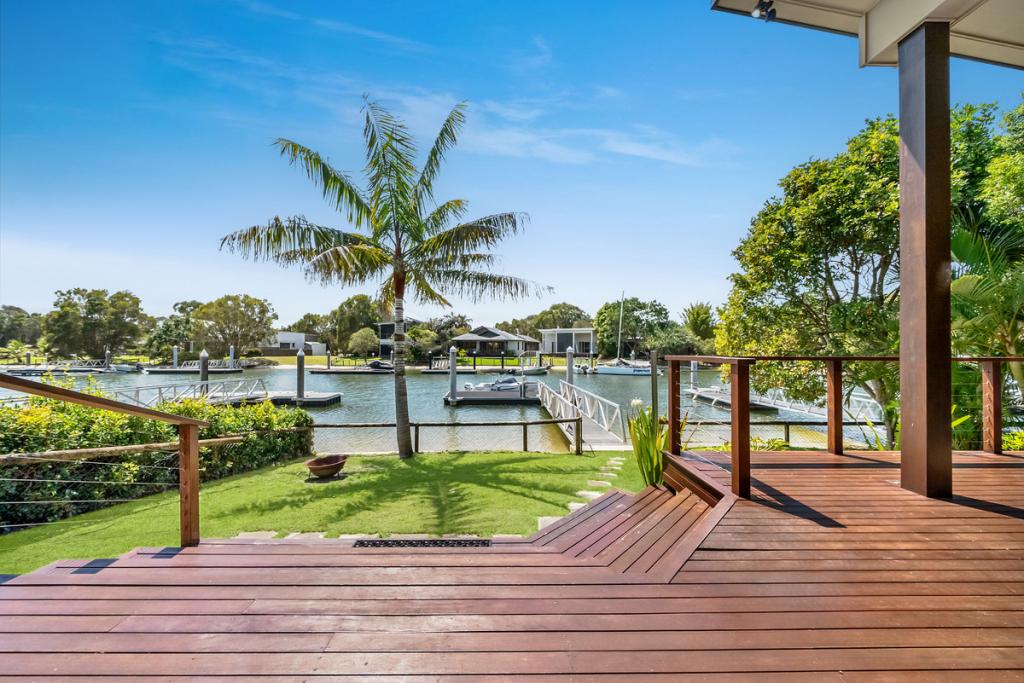 5 Livistona Ct, South Stradbroke, QLD 4216