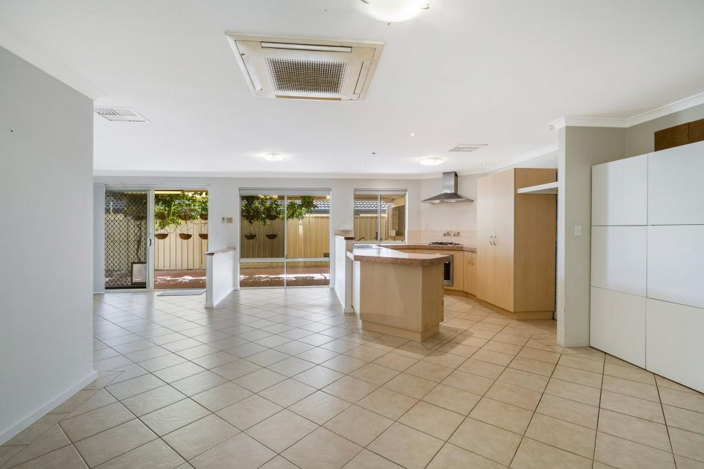 17 Coomer Elb, South Guildford, WA 6055