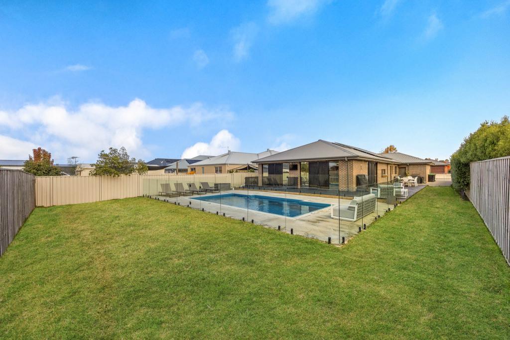 9 Wattle Gr, Riddells Creek, VIC 3431