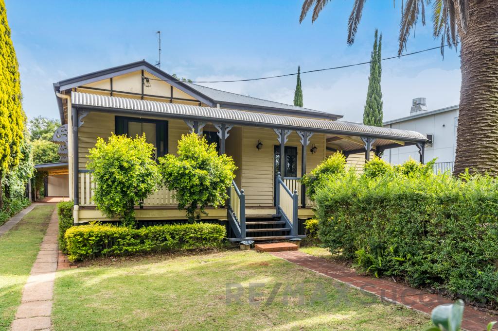 19 Herries St, East Toowoomba, QLD 4350