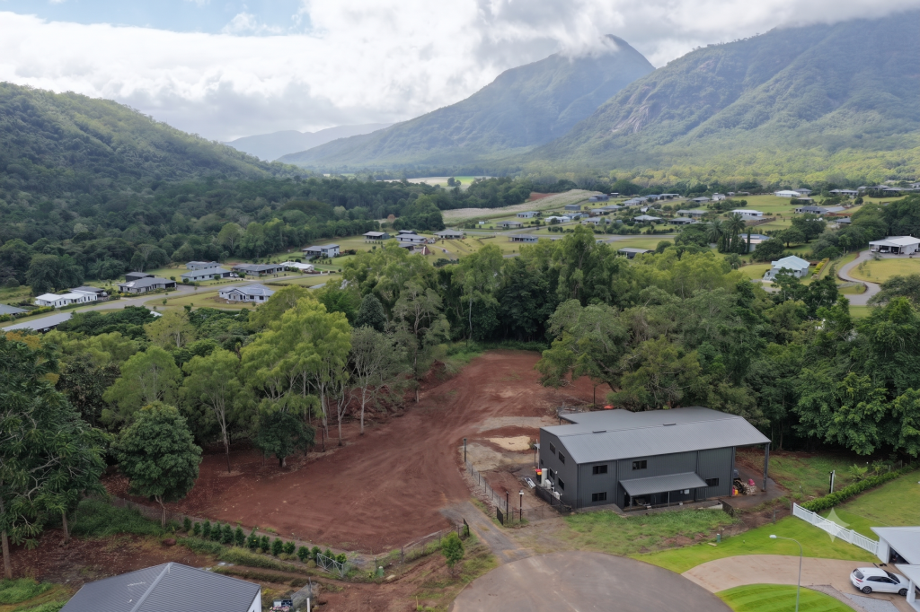 8-9 Jarar Cl, Goldsborough, QLD 4865