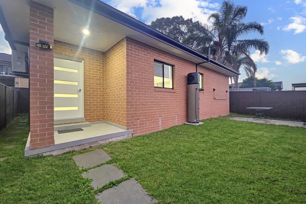 1/112 WYCOMBE ST, YAGOONA, NSW 2199