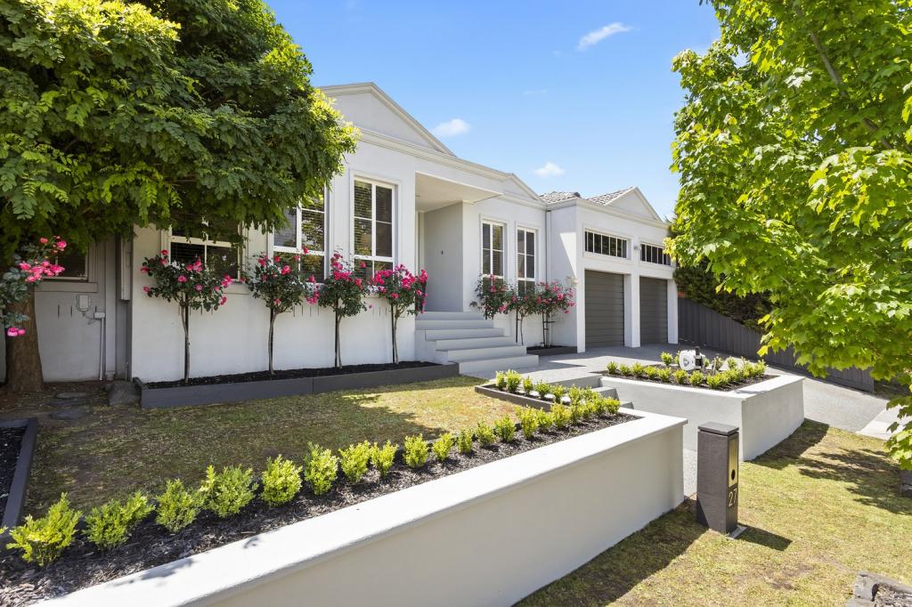 27 LASIANDRA CCT, NARRE WARREN, VIC 3805
