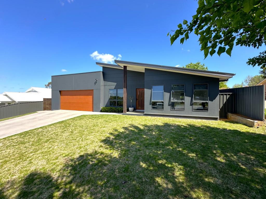 11 Nellee Pl, Young, NSW 2594