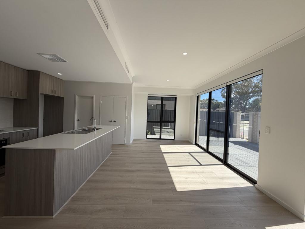 22/315 Harborne St, Glendalough, WA 6016