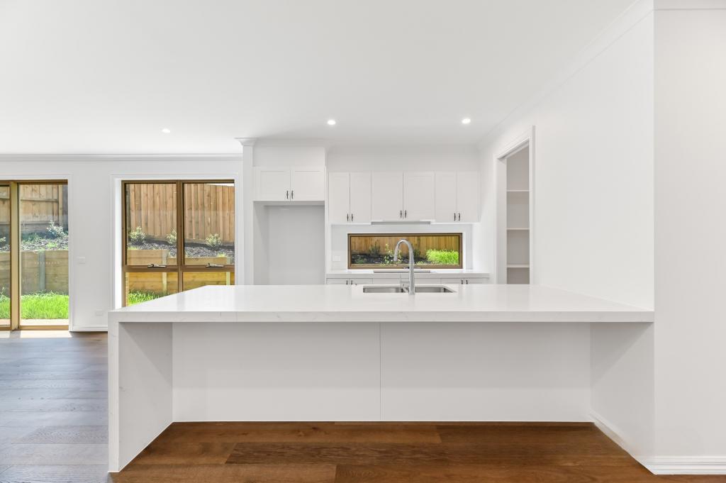 1/9 ARMSTRONG ST, MOUNT WAVERLEY, VIC 3149