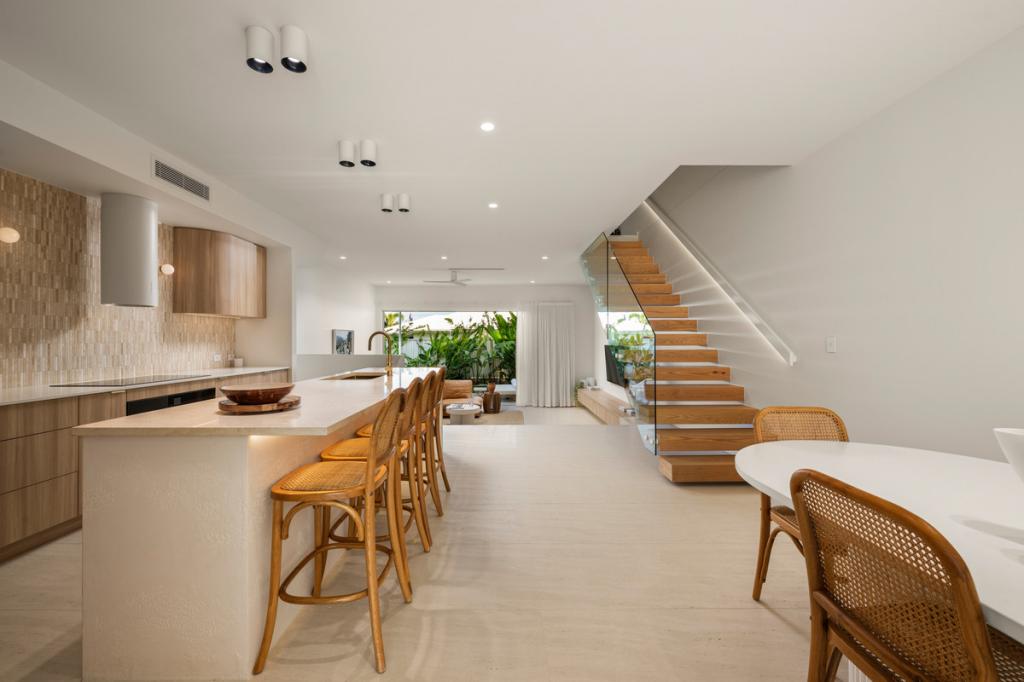 2/14 Lalwinya St, Buddina, QLD 4575