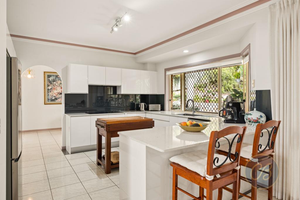 6 Wanda Ct, Albany Creek, QLD 4035