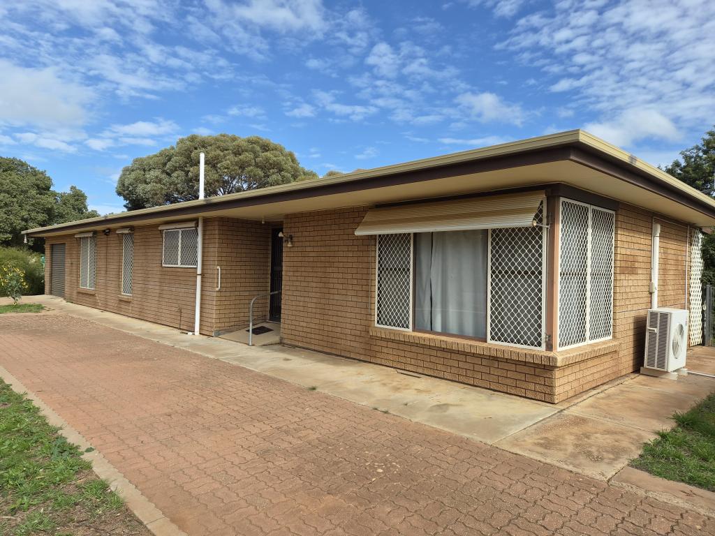16 Fourth St, Orroroo, SA 5431