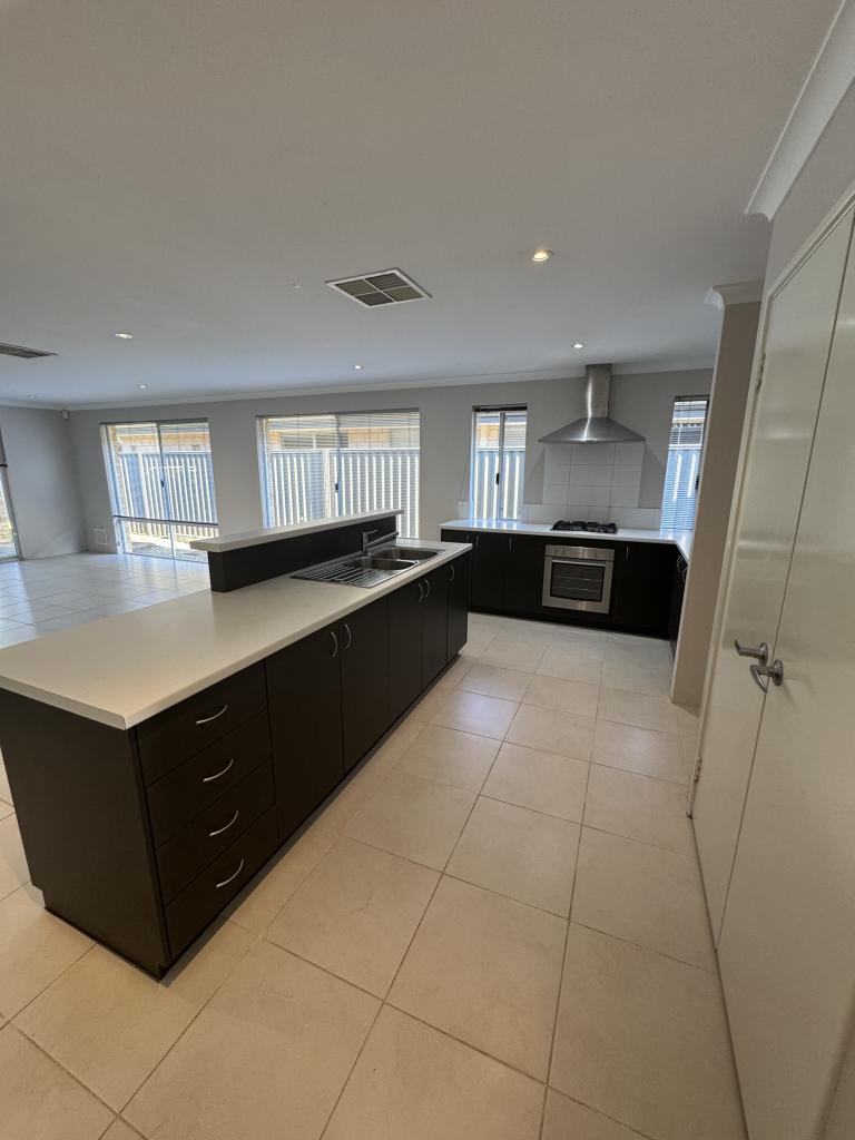 17 Kate Link, Piara Waters, WA 6112