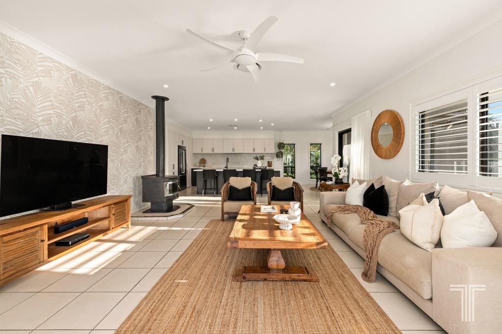 18 Pembridge Pl, Carindale, QLD 4152