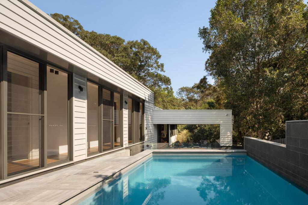 37 Stuartholme Rd, Bardon, QLD 4065