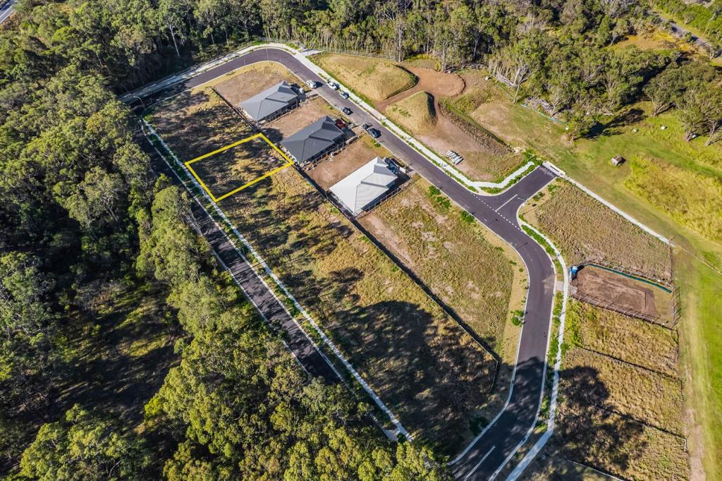 25 CELESTIAL DR, WARNERVALE, NSW 2259