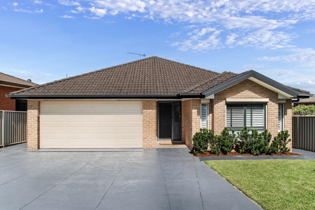 3 MYRTLE ST, CONISTON, NSW 2500