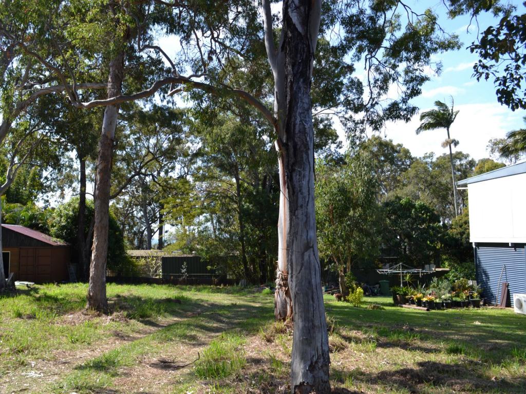 9 Double Bay St, Macleay Island, QLD 4184