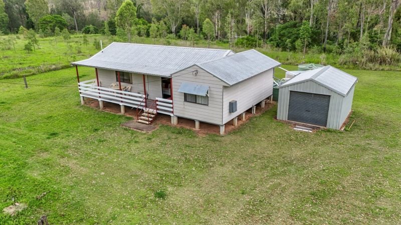 25 Park Reserve Rd, Mount Perry, QLD 4671